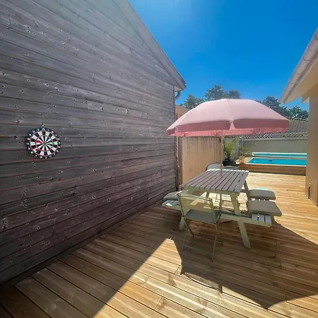 Maison De Petite Piscine Holiday home