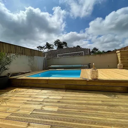 Maison De Petite Piscine Дом отдыха *